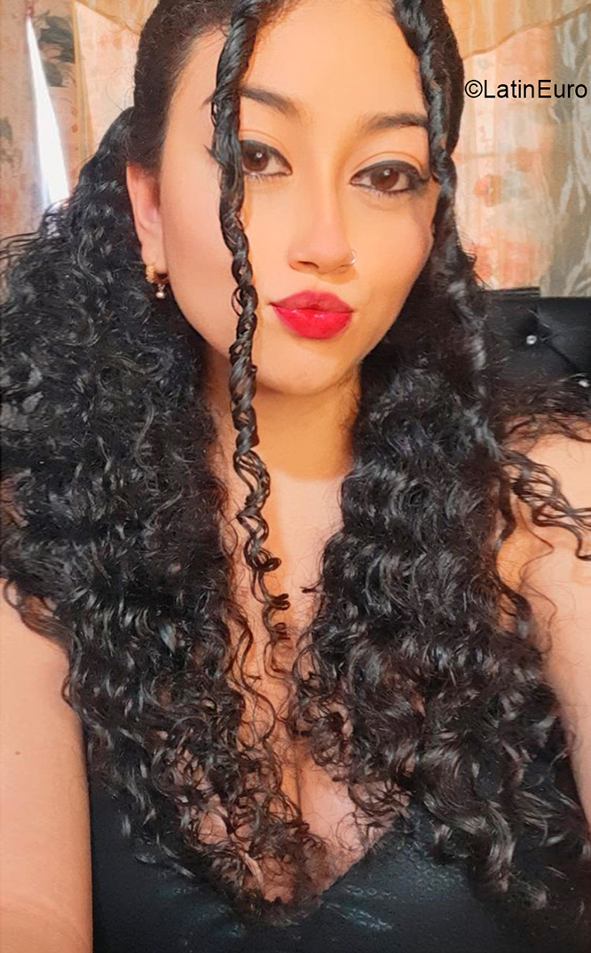 Date this charming Colombia girl Fernanda from Cali CO30564