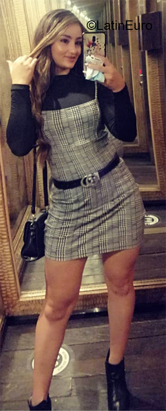 Date this charming Colombia girl Sofia from Medellin CO30567