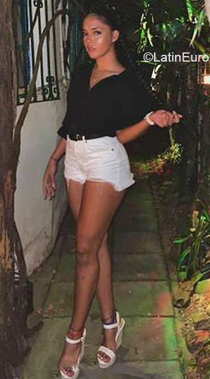 Date this sensual Colombia girl Gabriela from Cali CO31369