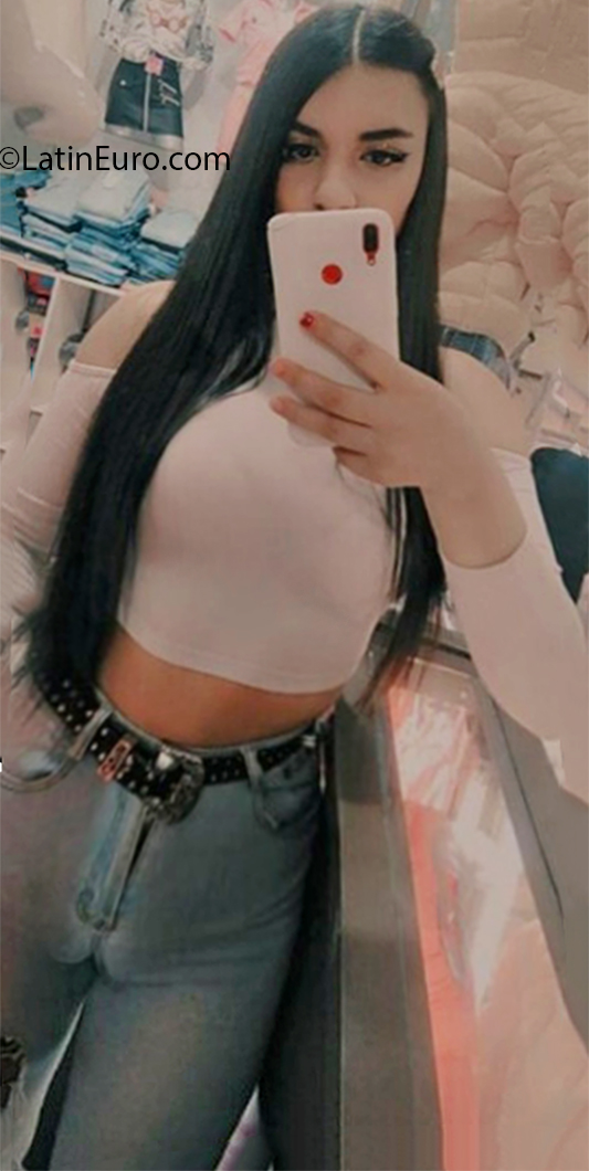 Date this sensual Colombia girl Valentina from Bogota CO30609
