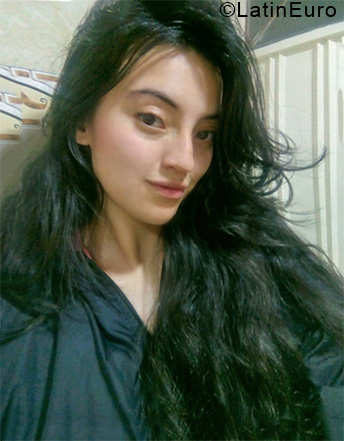 Date this nice looking Colombia girl Pau from Bogota CO30613