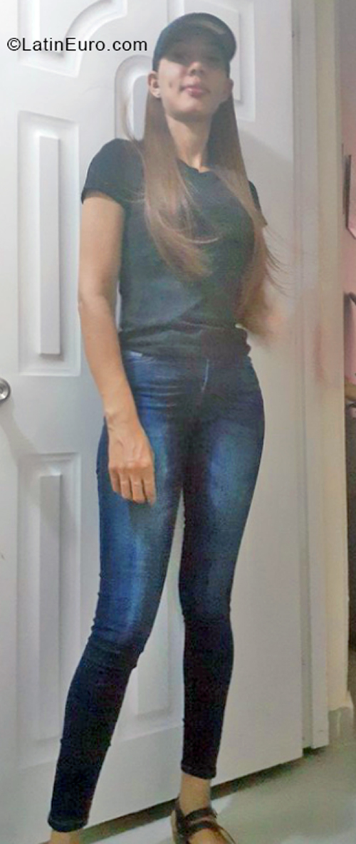 Date this gorgeous Dominican Republic girl Yanira from Santo Domingo DO40049