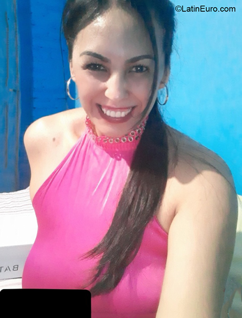 Date this beautiful Argentina girl Vanina from Buenos Aires AR788