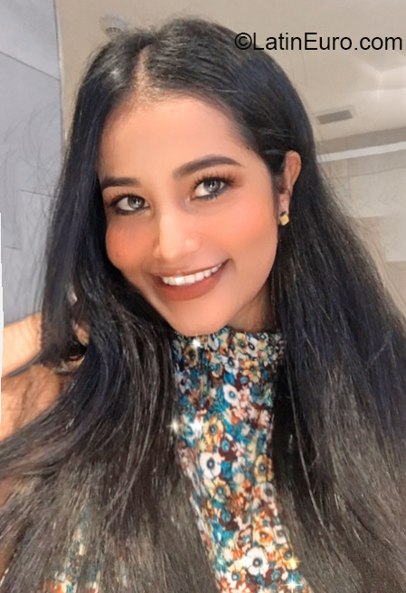 Date this sultry Guatemala girl Vilma from Tegucigalpa GA23