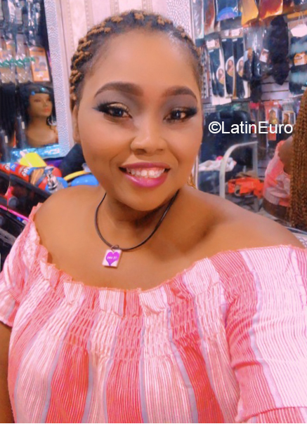 Date this tall Dominican Republic girl Laurette from Santo Domingo DO40068