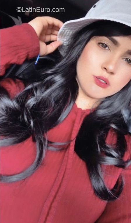 Date this nice looking Dominican Republic girl Frannelly from Santo Domingo DO40091