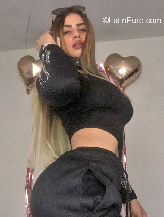 Date this young Colombia girl Legna from Bogota CO30681