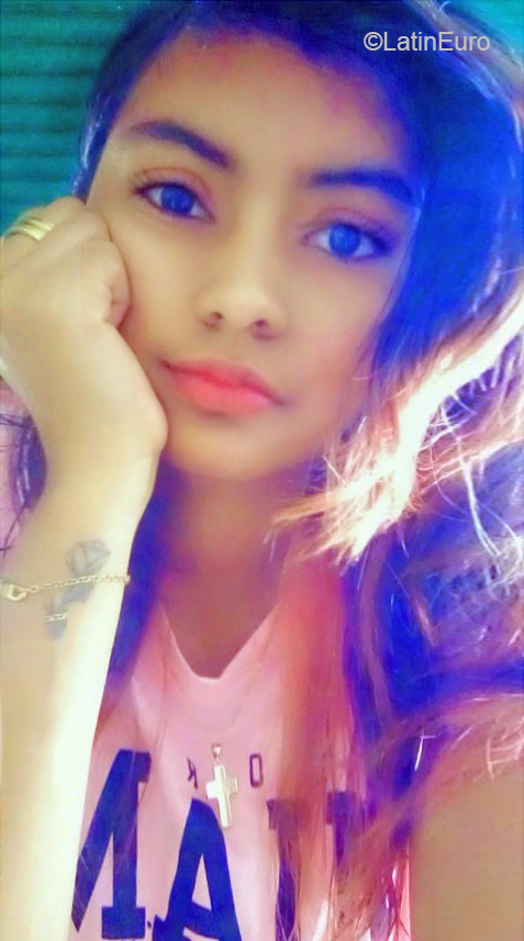 Date this hard body Venezuela girl Alejandra from Valencia VE4025
