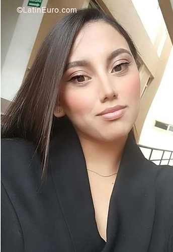 Date this good-looking Ecuador girl Angelica from Guayaquil EC879