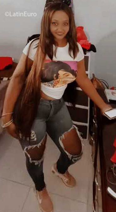 Date this passionate Dominican Republic girl Yolanda from Santo Domingo DO40126