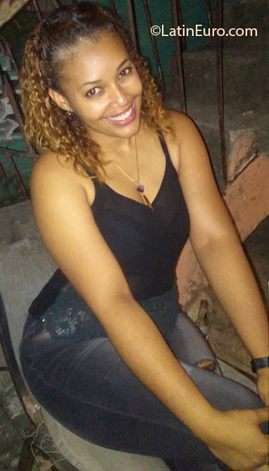 Date this delightful Dominican Republic girl Ana Lucia from Santo Domingo DO40582