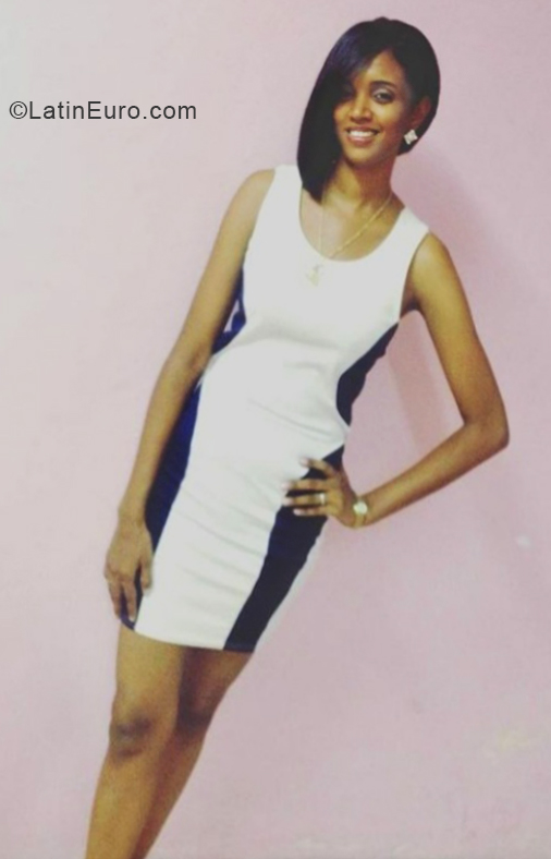 Date this passionate Dominican Republic girl Yis from Santo Domingo DO40134