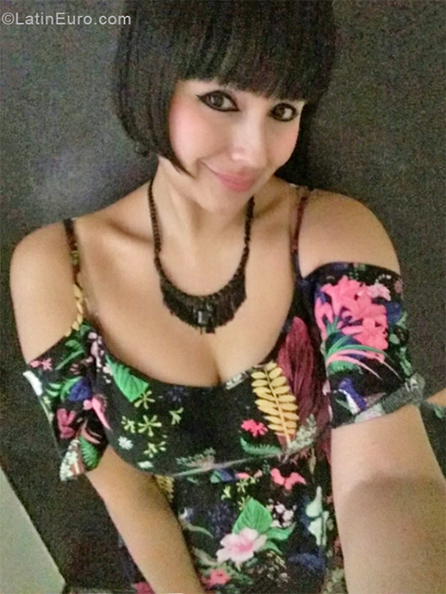 Date this tall Argentina girl Pim from Buenos Aires AR784