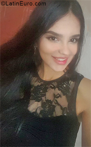 Date this passionate Venezuela girl Karmen from Merida VE4178