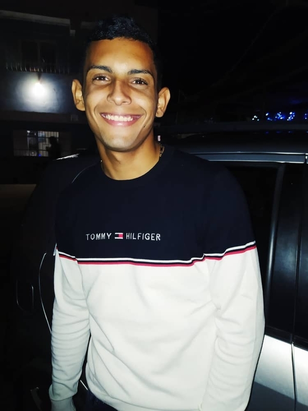 Date this pretty Venezuela man Maikel from Caracas VE4037