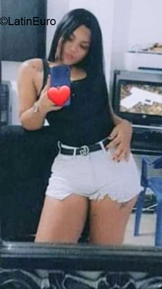 Date this voluptuous Colombia girl Milagros from Barranquilla CO30728