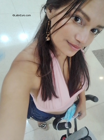Date this hot Colombia girl Paola from Villavicencio CO30740