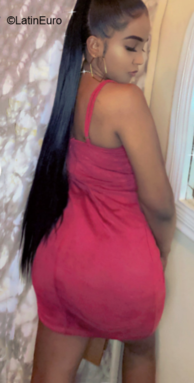 Date this delightful Dominican Republic girl Wilmerys from Santo Domingo DO40162