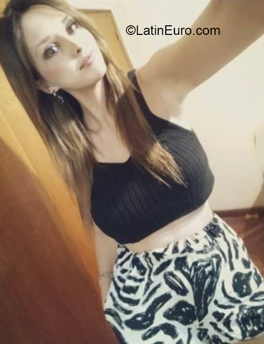 Date this tall Argentina girl Agustina from Tucuman AR816