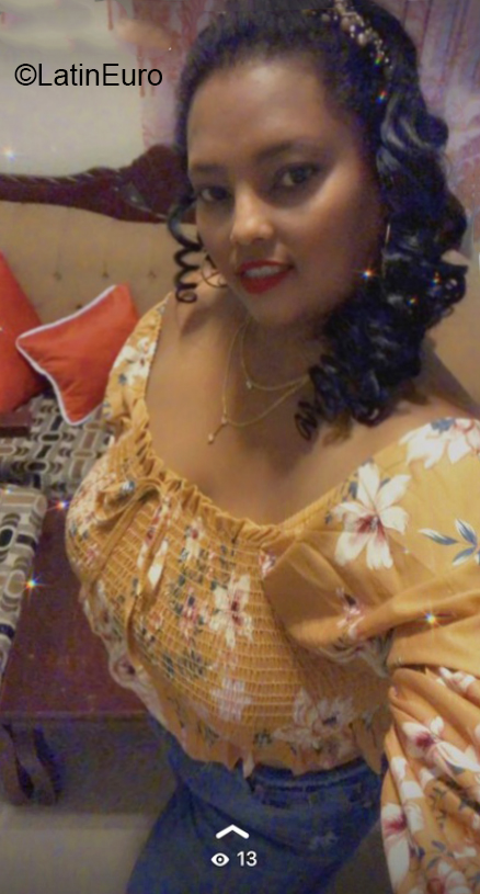 Date this happy Dominican Republic girl Romeri from Santo Domingo DO40171