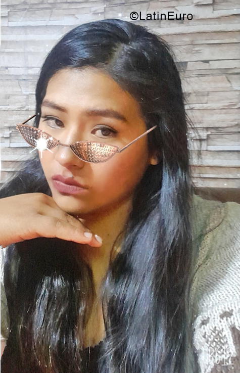 Date this good-looking Bolivia girl Sandra Alejandr from La Paz BO125
