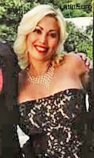 Date this delightful Venezuela girl Meraury from Caracas VE4058