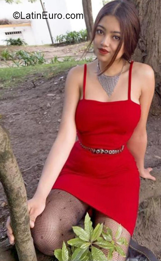 Date this funny Colombia girl Valentina from Bogota CO30799