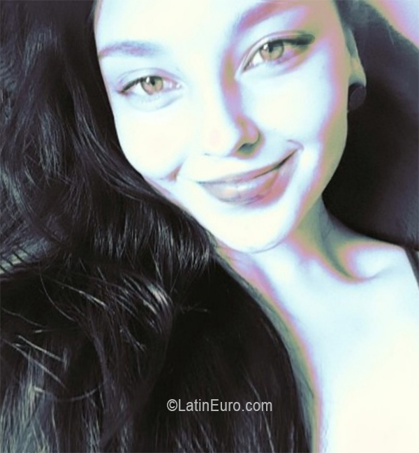 Date this stunning Colombia girl Andrea from Chia CO30828