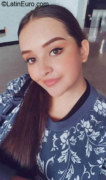 Date this young Colombia girl Valentina from Bucaramanga CO31521
