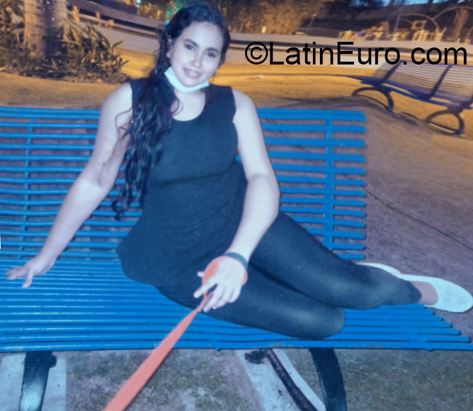 Date this tall Panama girl Patricia from Panamá PA1302