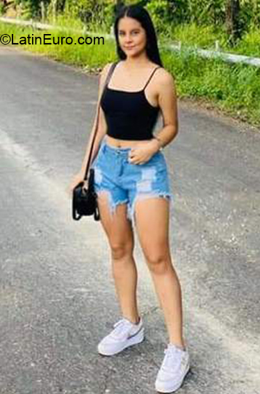 Date this lovely Colombia girl Nia from Medellin CO30865
