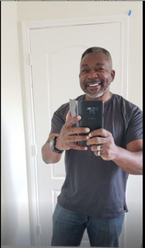 Date this pretty United States man Den from Honolulu US21441