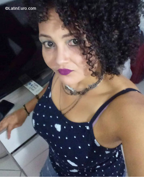 Date this voluptuous Brazil girl Ana Claudia from Ilheus BR11466