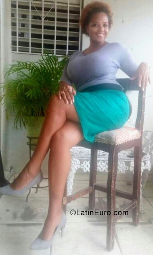 Date this young Dominican Republic girl Sheila from Santo Domingo DO40368