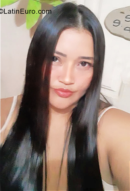 Date this attractive Brazil girl Neuziane from Coari BR11474