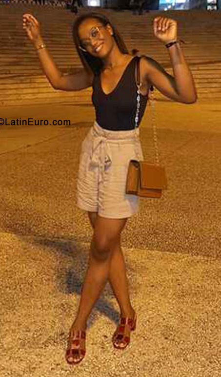 Date this funny Portugal girl Tiagia from Lisbon PT102