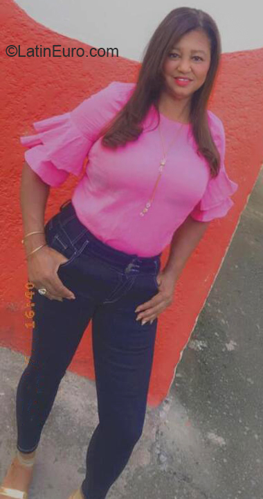 Date this pretty Dominican Republic girl Belqui from San Francisco Macoris DO40290
