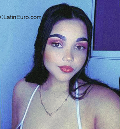Date this happy Colombia girl Angelica from Barranquilla CO30980