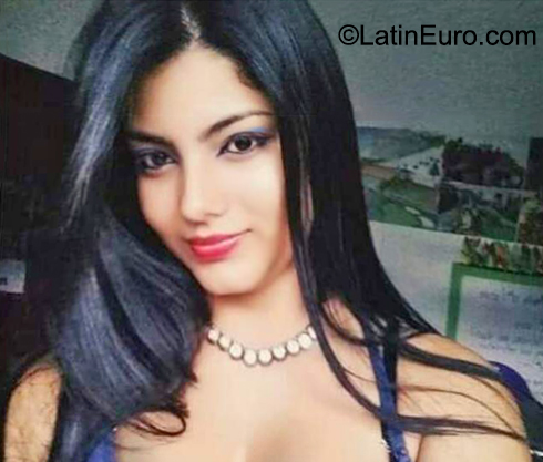 Date this hot Colombia girl JULIETTA from cali CO31618