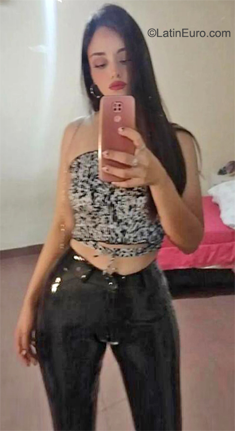 Date this cute Argentina girl Yanina from La Rioja Capital AR810