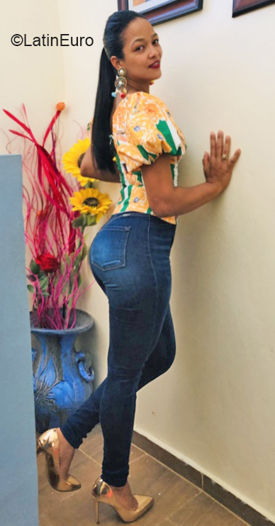 Date this gorgeous Dominican Republic girl Gabriela from Mao DO40328