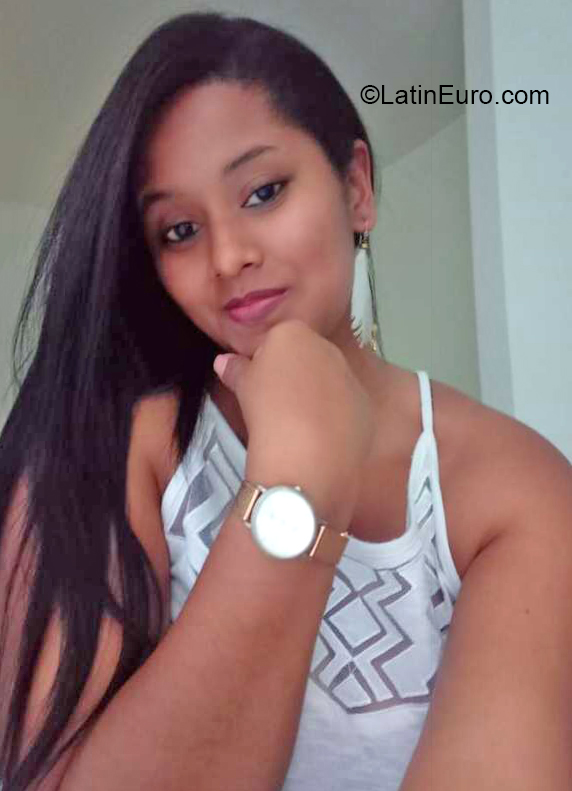 Date this fun Colombia girl Samantha from Cali CO31033