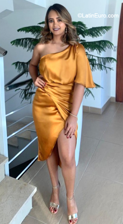 Date this attractive Dominican Republic girl Yun from Santo Domingo DO40333