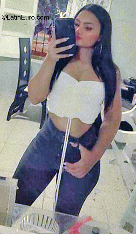 Date this fun Colombia girl Milagros from Barranquilla CO31037