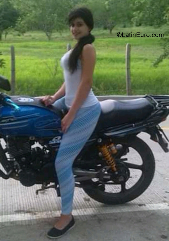 Date this hot Colombia girl Geraldin from Medellin CO31079