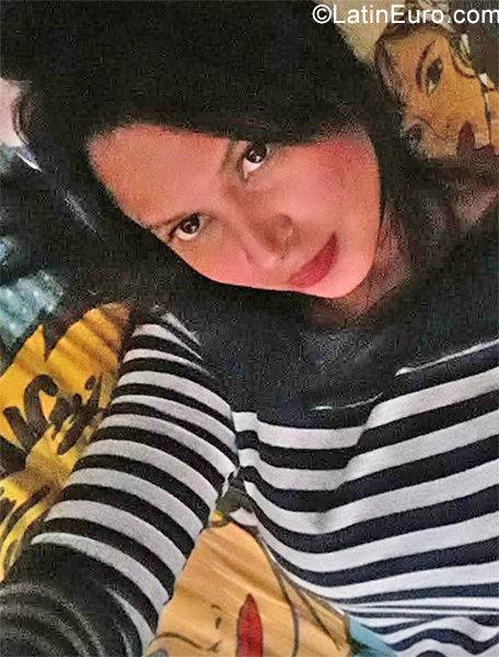 Date this hot Colombia girl Kim from Medellin CO31105