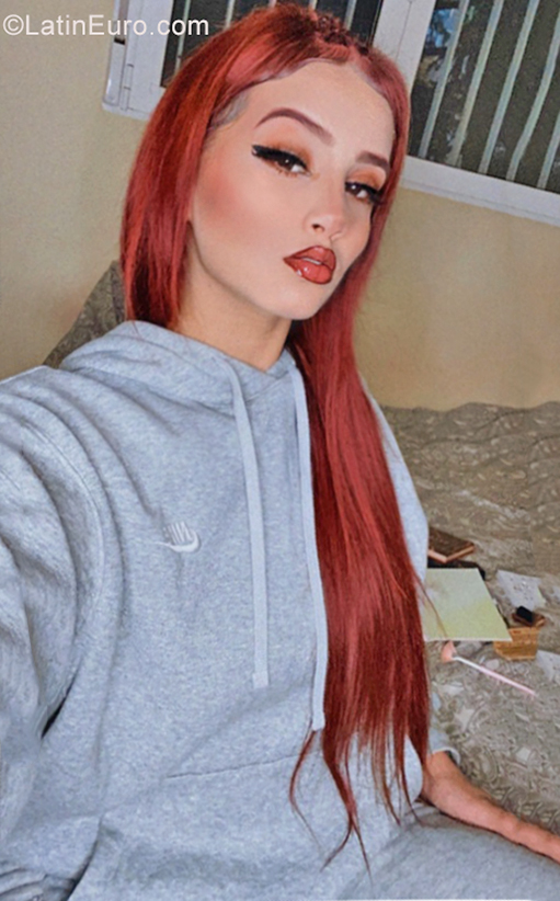 Date this sultry Spain girl Macarena from Madrid ES669