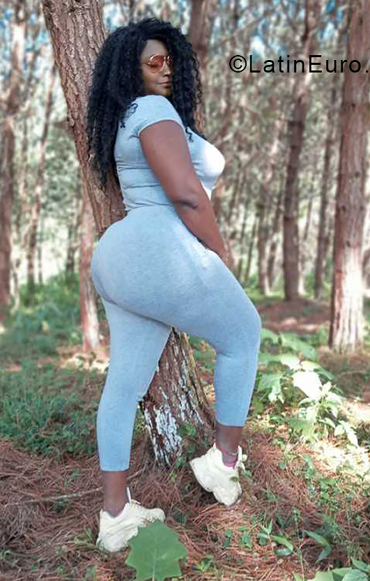 Date this nice looking Colombia girl Daniela from Cali CO31117