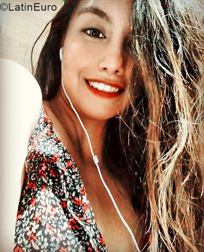 Date this young Peru girl Linda from Lima PE1971