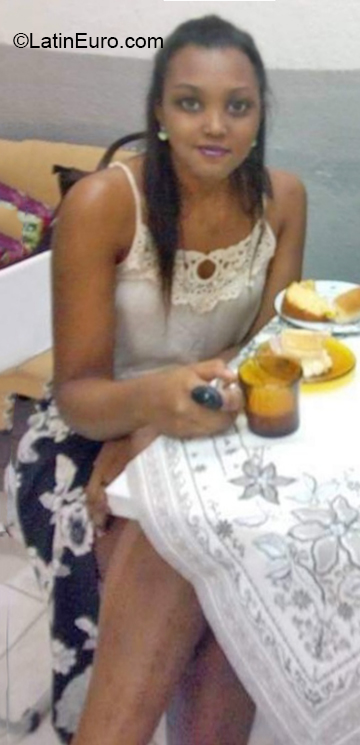 Date this pretty Brazil girl Raissa from Rio De Janeiro BR11570